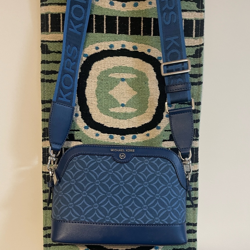 Michael Kors Jet Set Charm Blue Dome Crossbody - Picture 9 of 9